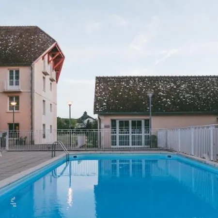 T2 Renove Avec Wifi Et Parking A 200m Des Thermes - Fr-1-541-169 La Roche-Posay