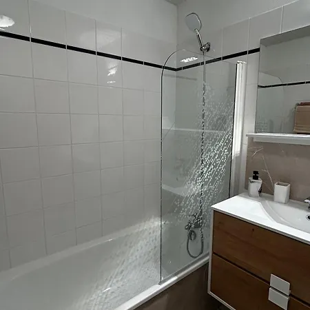 T2 Renove Avec Wifi Et Parking A 200m Des Thermes - Fr-1-541-169 * La Roche-Posay